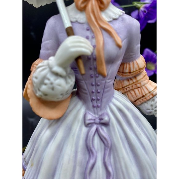 SOLD***Lenox "Springtime Promenade" Figurine, Fine porcelain - Picture 10 of 17